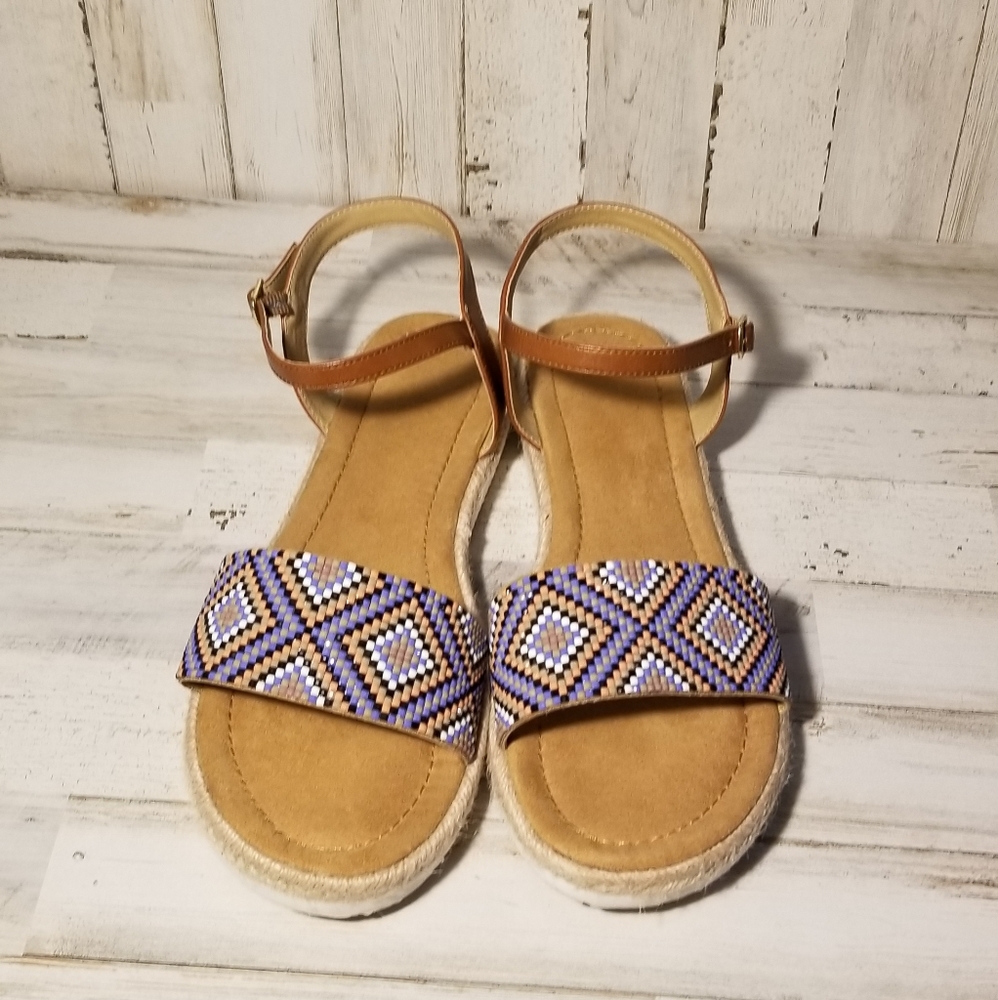 Platform Sandals - Picture 4 of 5